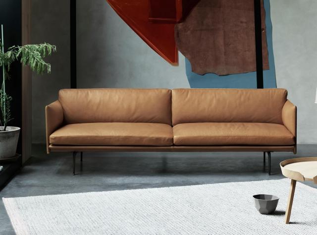 A leather sofa by the Swedish furniture manufacturer Svenssons i Lammhult