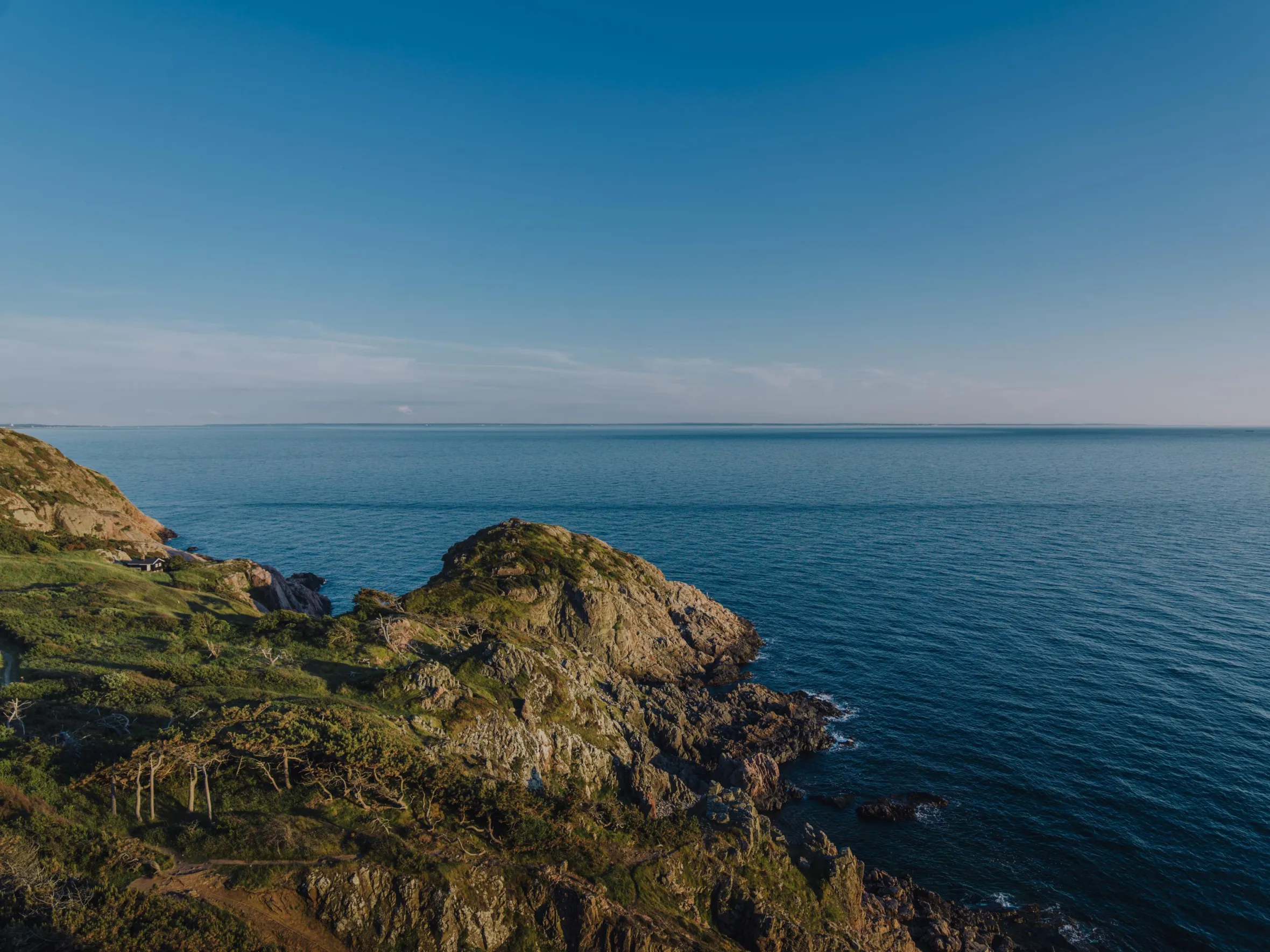 Klippor vid havet © Mickael Tannus