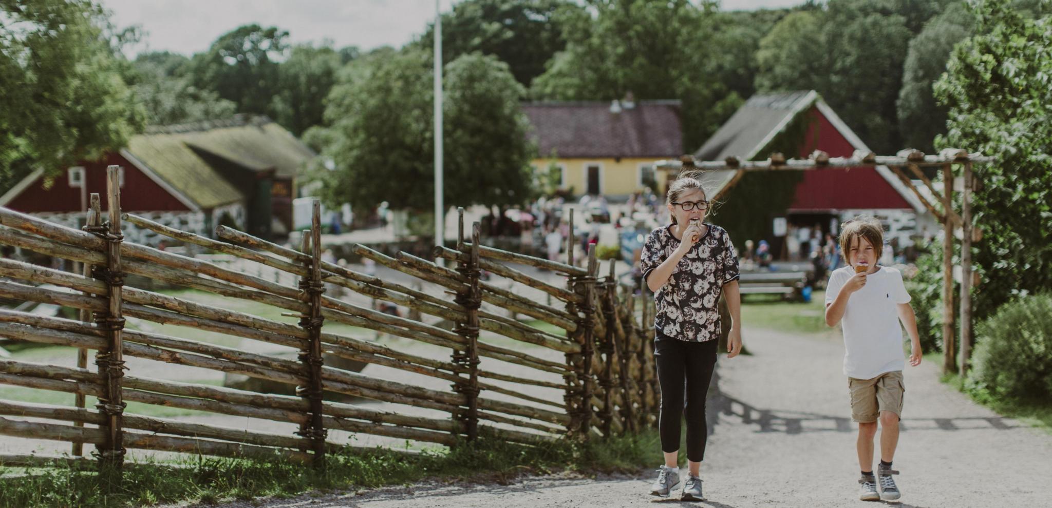 Barn på Skånes Djurpark 