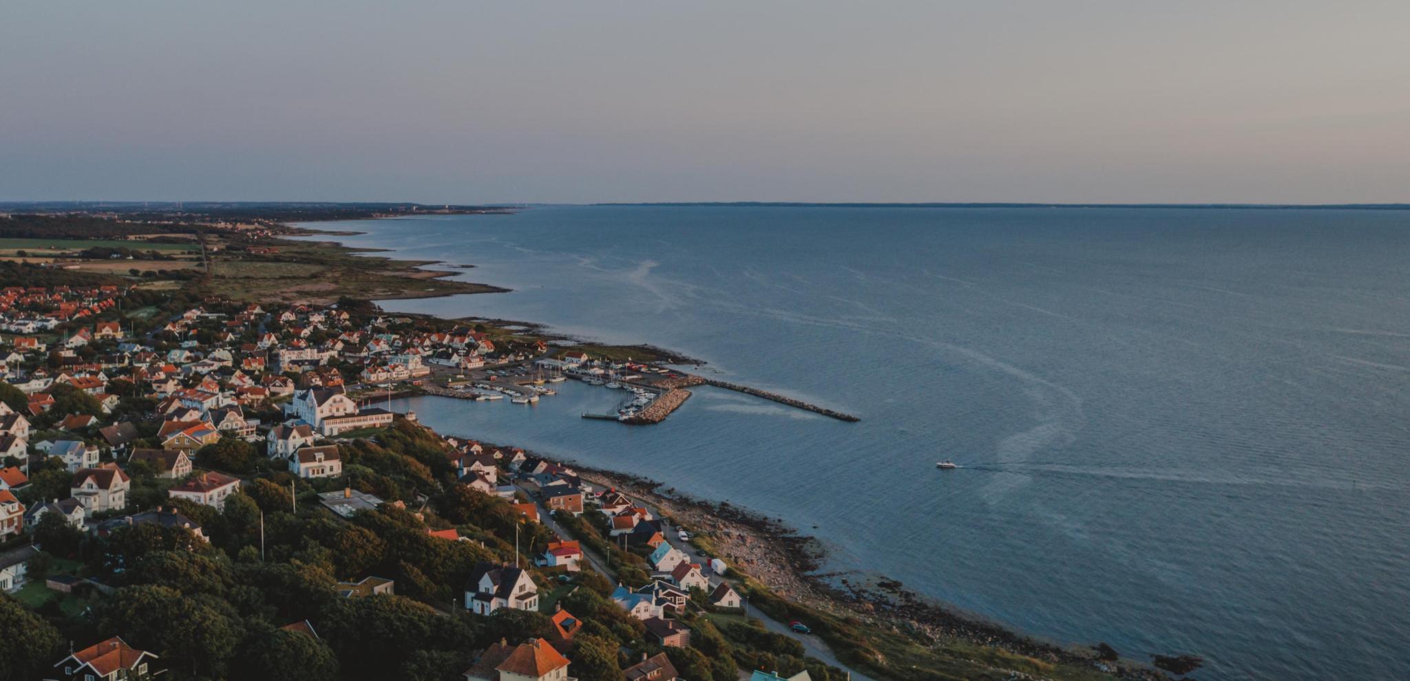 A view from above of the seaside town of Mölle