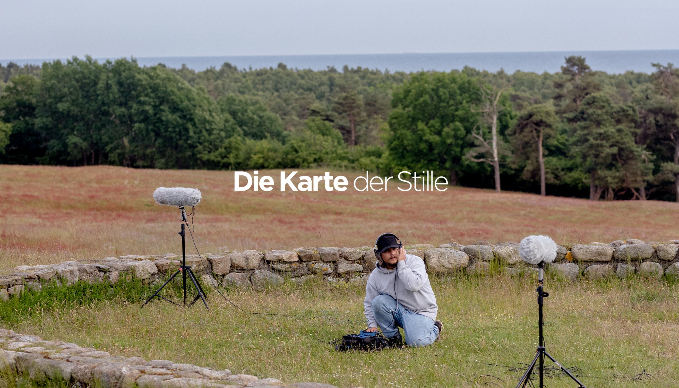 Tontechniker misst Geräusche in der Natur