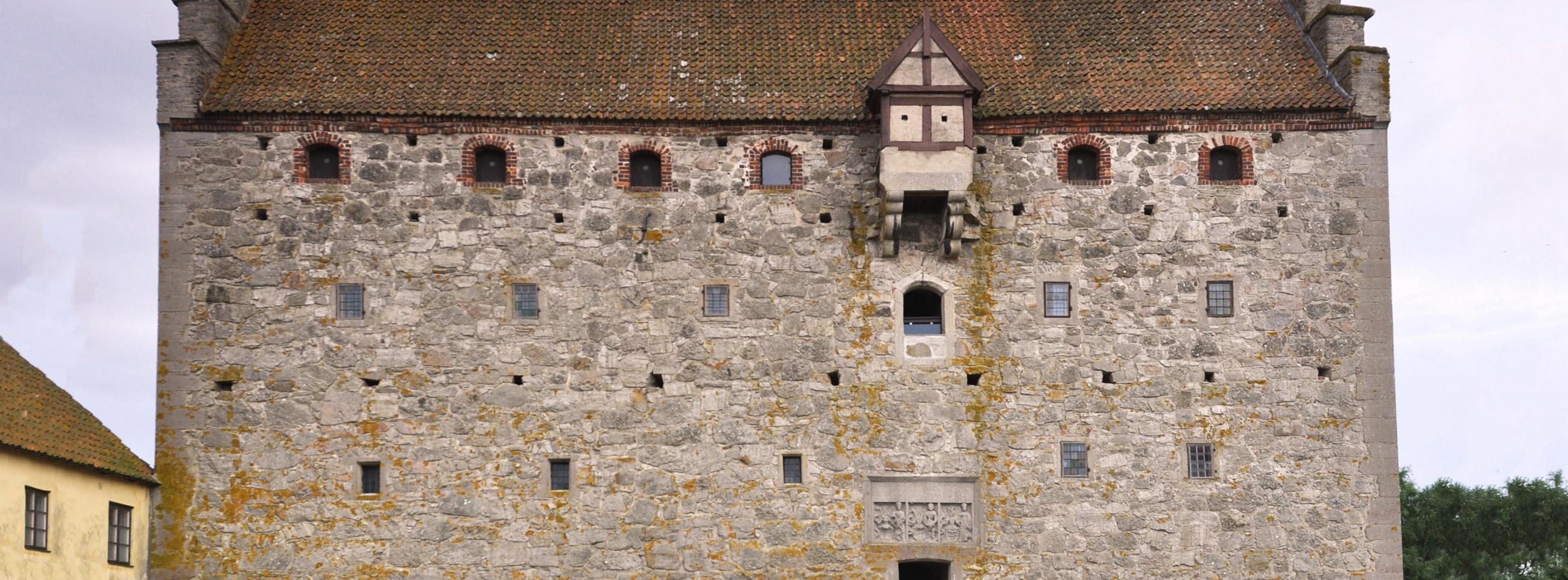 Utsidan av den medeltida borgen i Glimmingehus