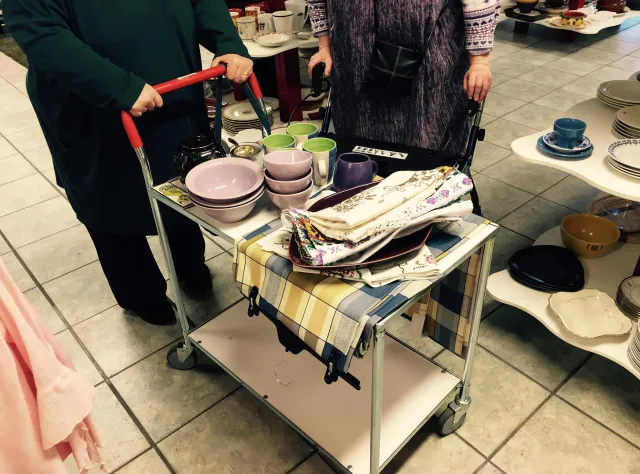 Shopping at Erikshjälpen