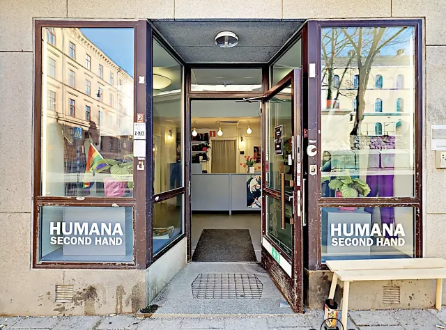 Second-hand storefront with large windows