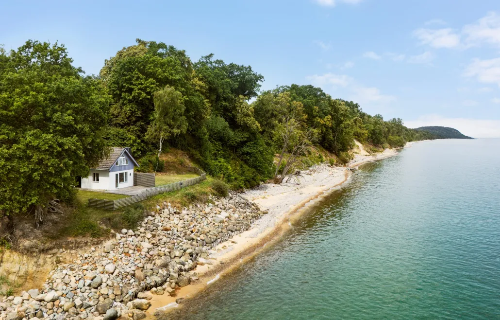 Cottage by the water